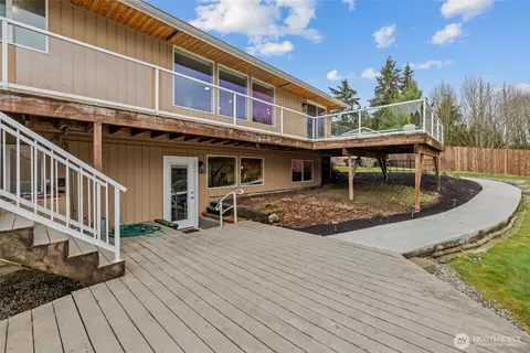 Exterior - 4115 105th Pl SE, Everett, WA 98208 photo 4 of 7
