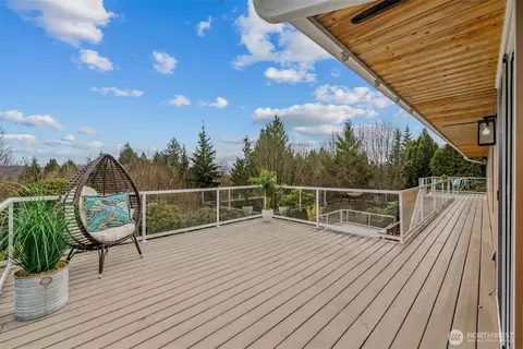 Exterior - 4115 105th Pl SE, Everett, WA 98208 photo 5 of 7