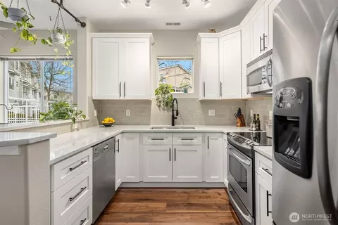 Kitchen - 14915 38th Dr SE #L1121, Bothell, WA 98012 photo 1 of 4