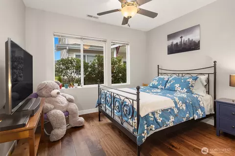 Bedroom - 14915 38th Dr SE #L1121, Bothell, WA 98012 photo 3 of 4