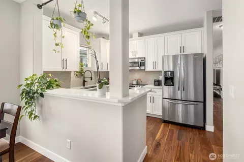 Kitchen - 14915 38th Dr SE #L1121, Bothell, WA 98012 photo 3 of 4
