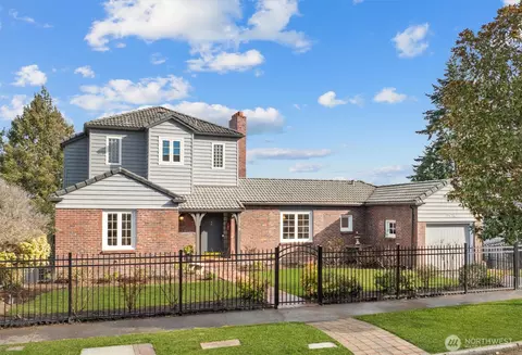 2576 38th Ave W, Seattle, WA 98199