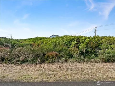1036 Ocean Shores Blvd SW, Ocean Shores, WA 98569