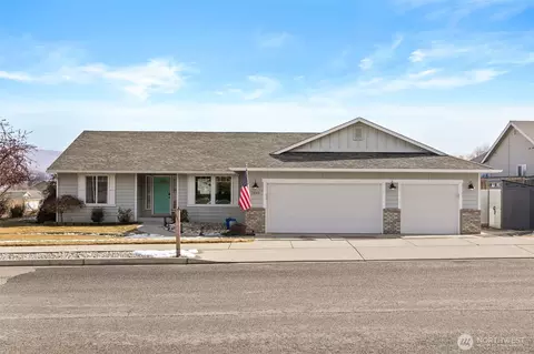 1843 Jolen Dr, Wenatchee, WA 98801