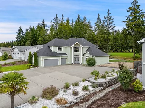 590 E Soderberg Rd, Allyn, WA 98524