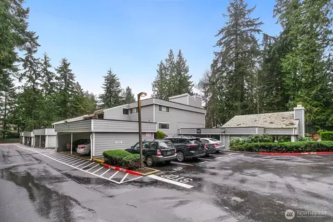 13735 15th Ave NE #A-16, Seattle, WA 98125