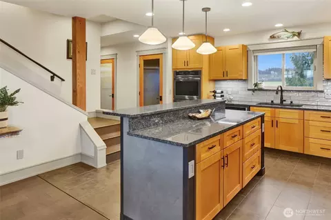 Kitchen - 4913 Chuckanut Dr, Bow, WA 98232 photo 2 of 5