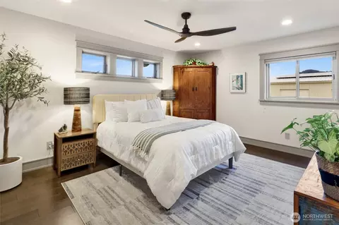 Bedroom - 4913 Chuckanut Dr, Bow, WA 98232 photo 1 of 5