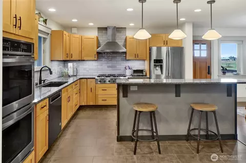 Kitchen - 4913 Chuckanut Dr, Bow, WA 98232 photo 4 of 5