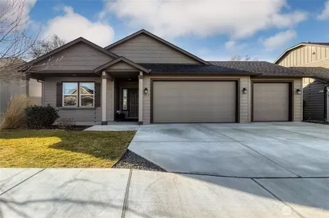 1163 SW Julia St, College Place, WA 99324