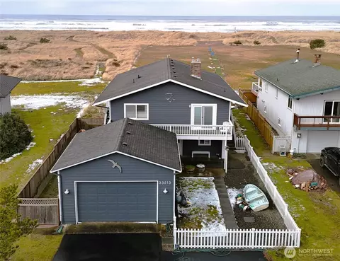 33513 G St, Ocean Park, WA 98640