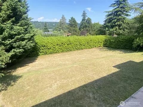 3251 99th Ave NE, Bellevue, WA 98004