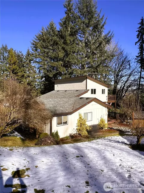 18001 Viking Way NW, Poulsbo, WA 98370