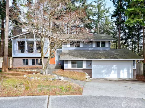 1074 SW Castilian Dr, Oak Harbor, WA 98277