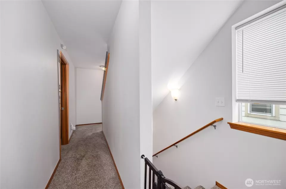 Entry Way - 239 NE Miramar Cir, Bremerton, WA 98311 photo 5 of 6