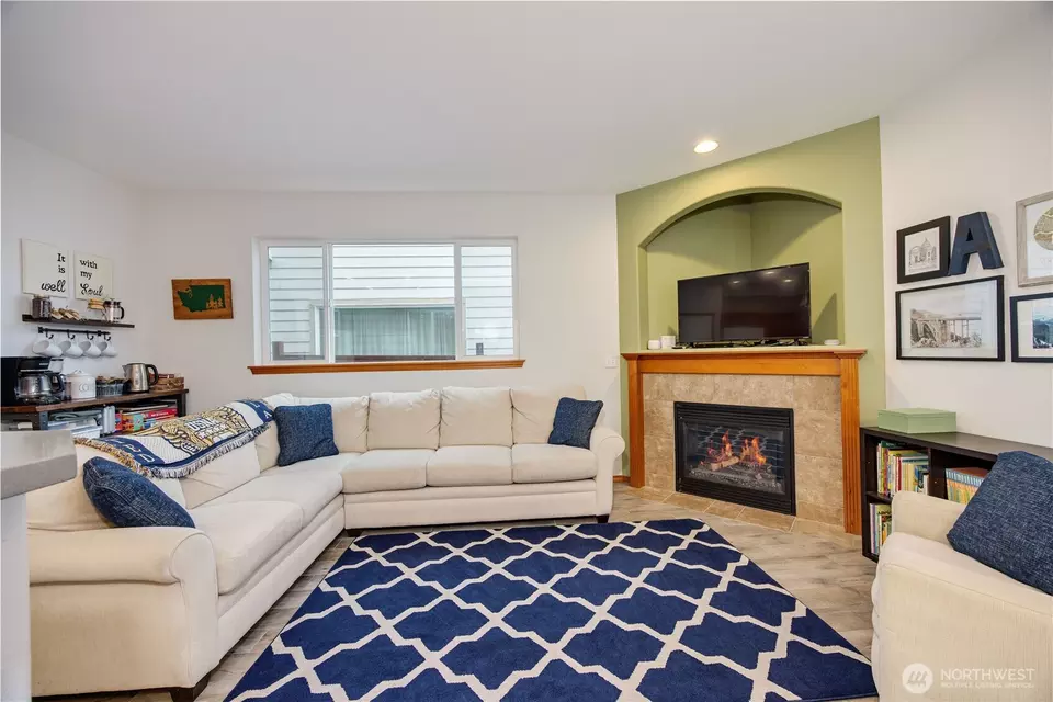 Living - 239 NE Miramar Cir, Bremerton, WA 98311 photo 3 of 4