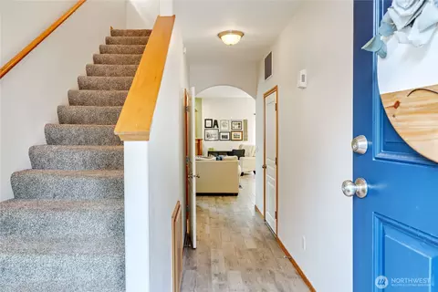 Entry Way - 239 NE Miramar Cir, Bremerton, WA 98311 photo 1 of 6
