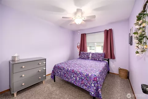 Bedroom - 239 NE Miramar Cir, Bremerton, WA 98311 photo 1 of 4