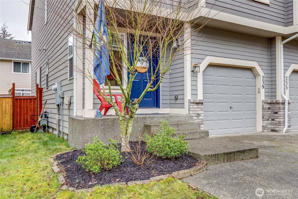 Exterior - 239 NE Miramar Cir, Bremerton, WA 98311 photo 3 of 5