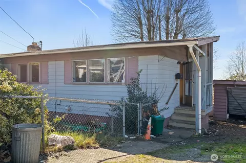 629 Camas Ave NE, Renton, WA 98056