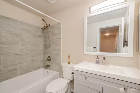 Bath - 12404 E Gibson Rd #A304, Everett, WA 98204 photo 1 of 1