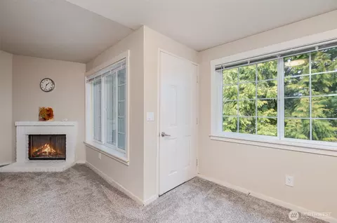 Living - 12404 E Gibson Rd #A304, Everett, WA 98204 photo 3 of 4
