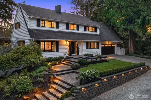 8829 SE 60th St, Mercer Island, WA 98040