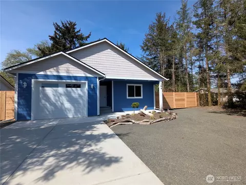 384 Lake Bay Loop SE, Ocean Shores, WA 98569