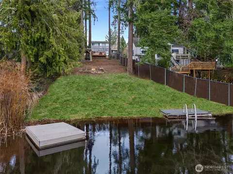 33319 E Lake Holm Dr SE, Auburn, WA 98092