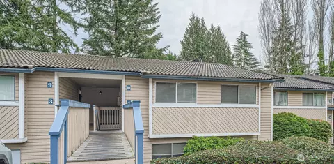 17512 149th Ave SE #F10, Renton, WA 98058