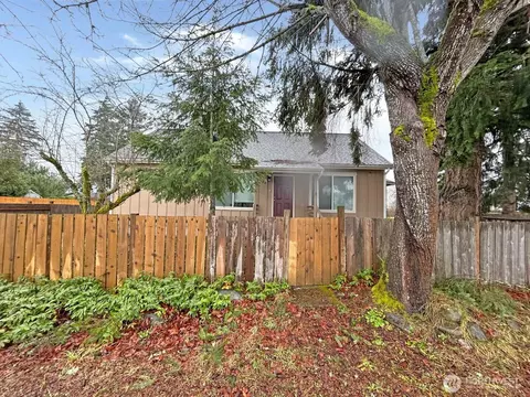 404 Longmire St NW, Yelm, WA 98597