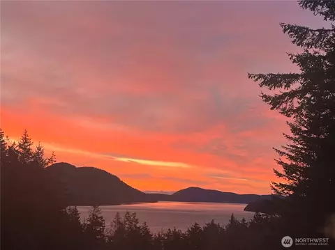 192 Osprey Ln, Eastsound, WA 98245