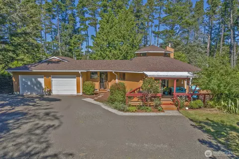 1807 243rd Ln, Ocean Park, WA 98640