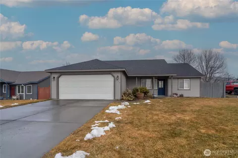 1417 S Cougar Dr, Moses Lake, WA 98837