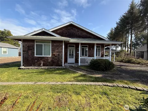 319 N Wynoochee Dr SW, Ocean Shores, WA 98569