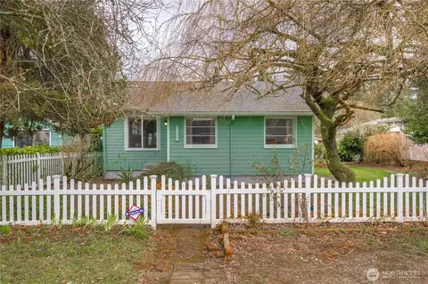 16048 11th Ave SW, Burien, WA 98166