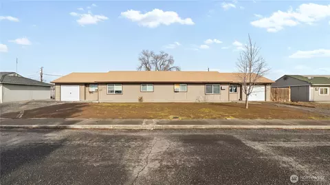 1243 1245 Pershing Rd, Moses Lake, WA 98837