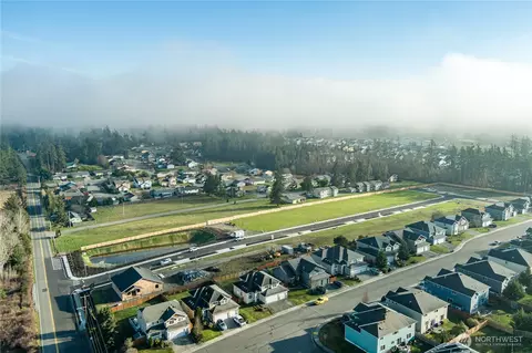 935 NW Shire St, Oak Harbor, WA 98277