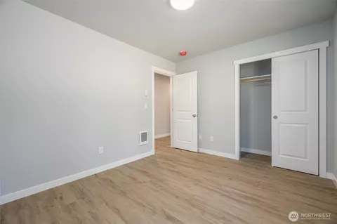 Bedroom - 6490 Watson Loop, Maple Falls, WA 98266 photo 3 of 4