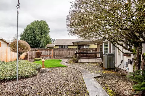 Exterior - 7 48th Pl, Longview, WA 98632 photo 5 of 6