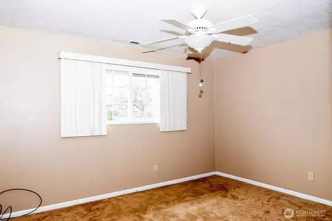 Bedroom - 7 48th Pl, Longview, WA 98632 photo 3 of 3