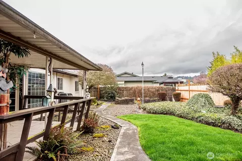 Exterior - 7 48th Pl, Longview, WA 98632 photo 4 of 6