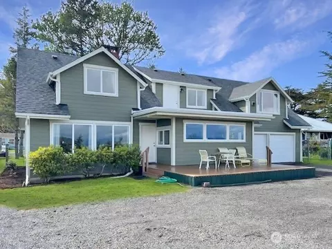 26320 Sandridge Rd, Ocean Park, WA 98640