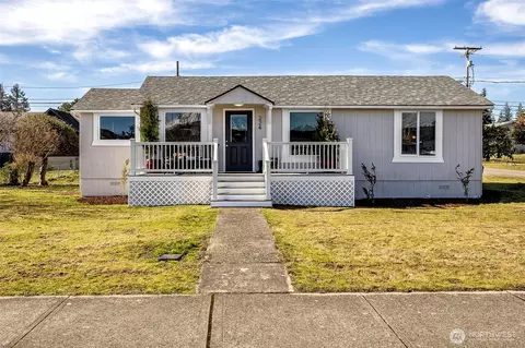 224 Orchard Ave N, Eatonville, WA 98328