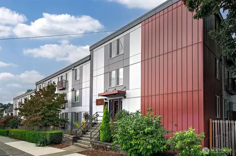 3661 Phinney Ave N #401, Seattle, WA 98103