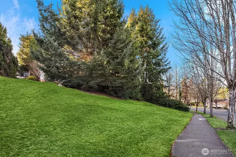 184 NW Nn Nw Montreux Dr, Issaquah, WA 98027