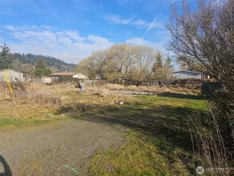 210 5th St NW, Algona, WA 98001