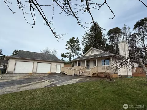 29510 Sandridge Rd, Ocean Park, WA 98640