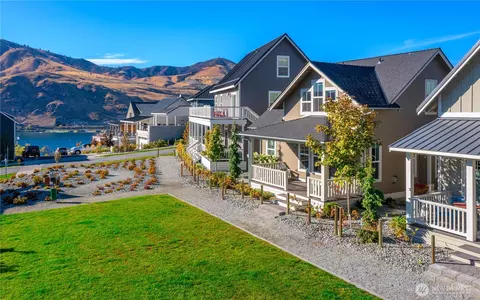 417 Mackinaw Ln, Chelan, WA 98816