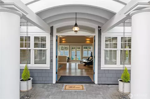 253 Bella Bella Dr, Fox Island, WA 98333